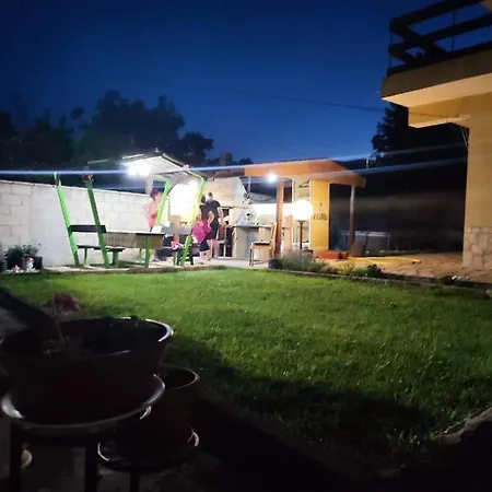 Enjoy Гостьовий будинок