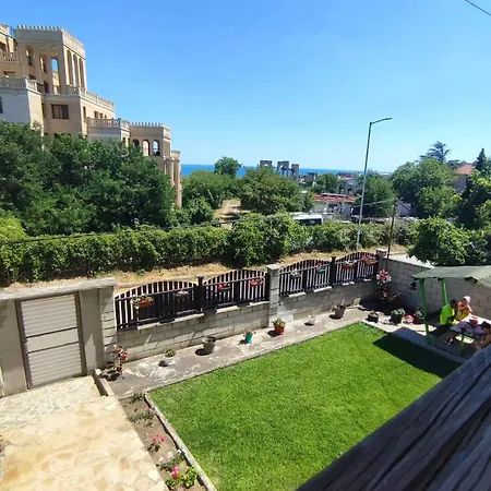 Enjoy Гостьовий будинок